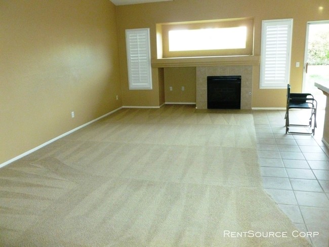 Foto del edificio - 3 Bedroom, 2 Bathroom Home in Palmdale