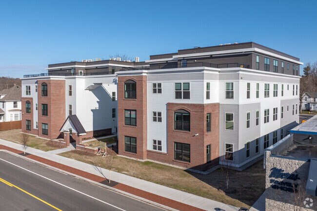 Foto del edificio - Leonard Apartments