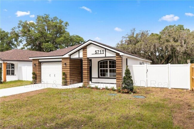 Building Photo - 5711 Loop Rd