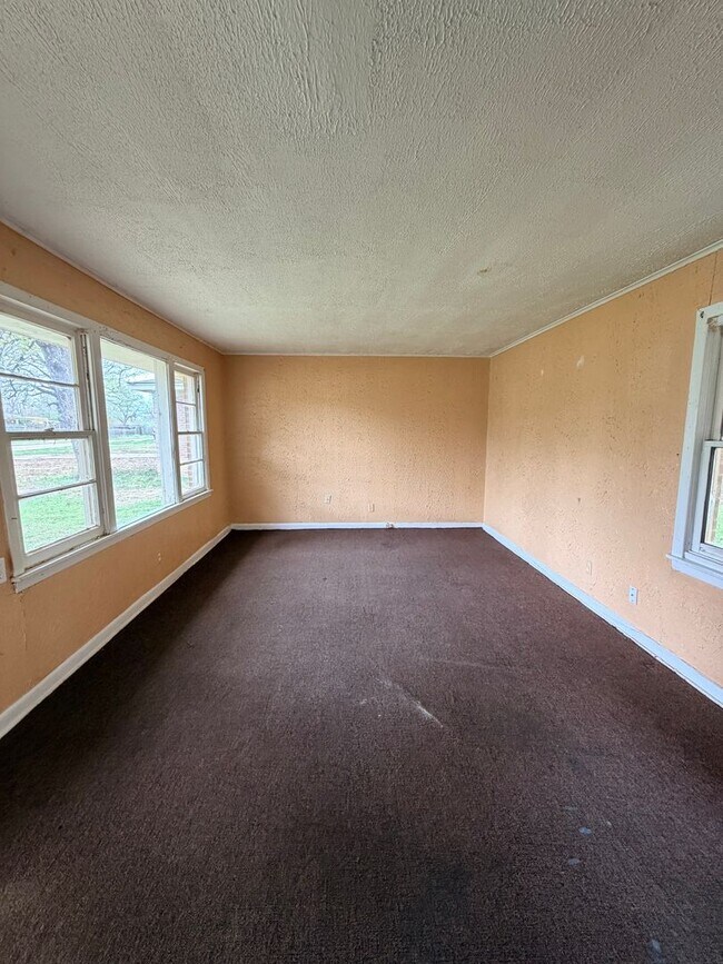 Foto del edificio - Spacious 3 Bedroom Home