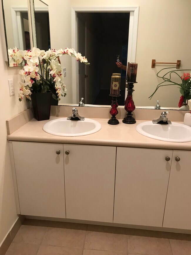 Foto del edificio - 8407 Bernwood Cove Loop