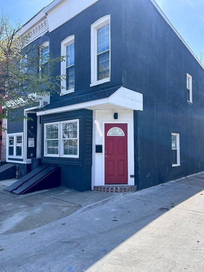 Building Photo - 1299 Bayard St