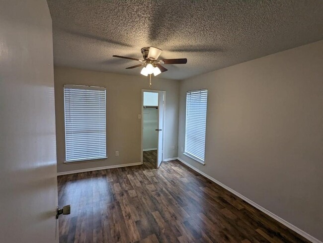Building Photo - 13151 Walden Rd