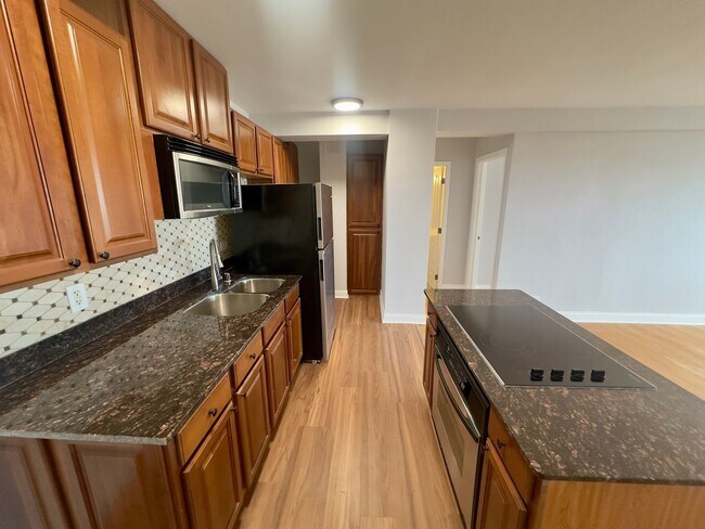 Foto del edificio - 4180 N Marine Dr