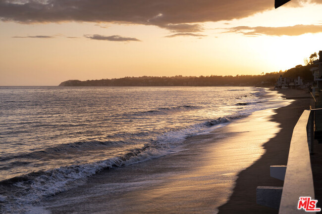 Foto del edificio - 27112 Malibu Cove Colony Dr