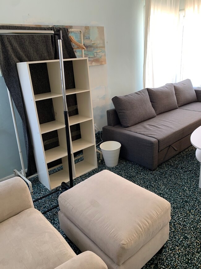 Building Photo - 147 N Stanley Dr