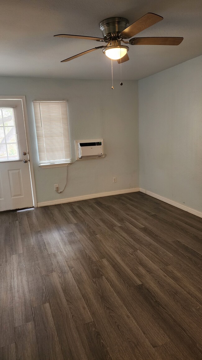 Building Photo - 803 Indian River Dr