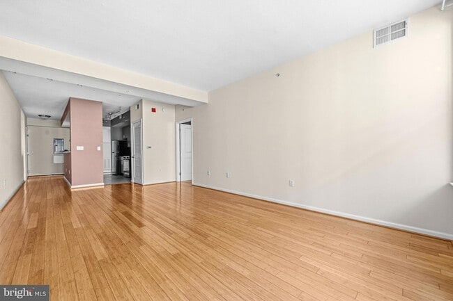 Building Photo - 715 6th St NW
