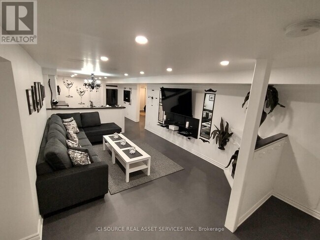 Building Photo - 32 Ontoro Blvd