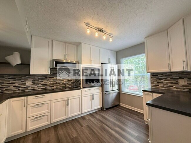 Foto del edificio - 6446 Linkview Ct
