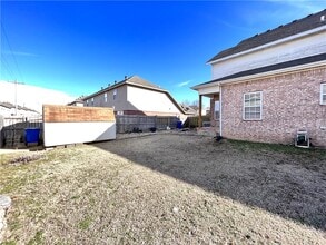 Building Photo - 3100 SW Windrift Ave