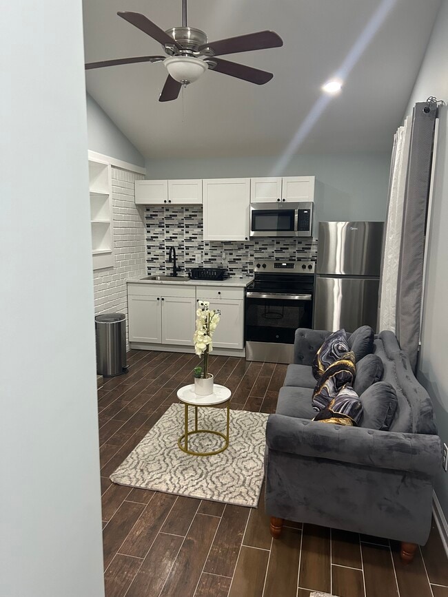 Building Photo - 8323 Tudor Dr