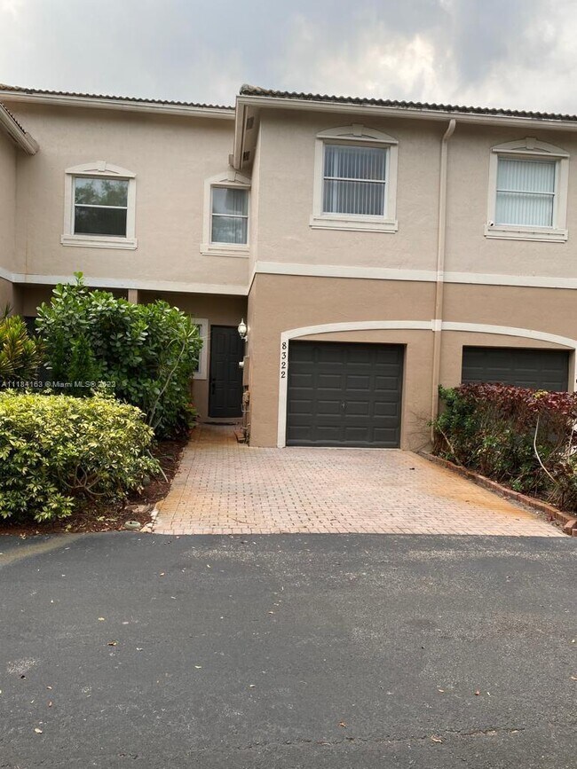 Building Photo - 8322 Lagos De Campo Blvd