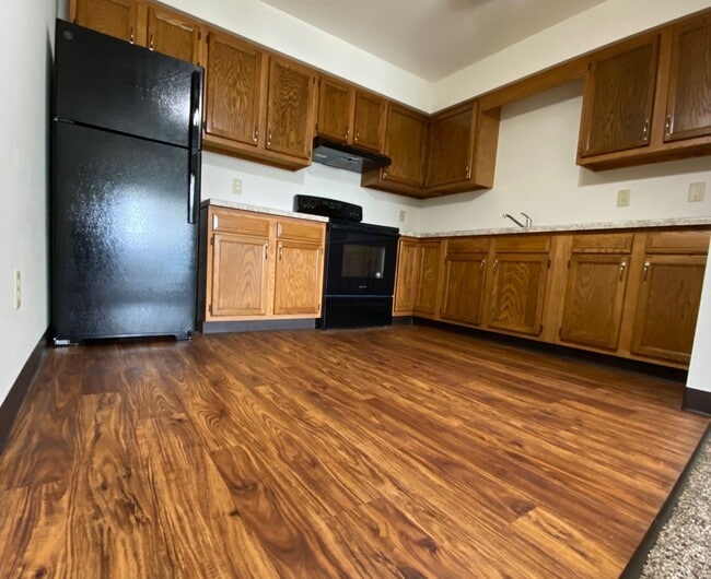 Interior Photo - 750 S Water St