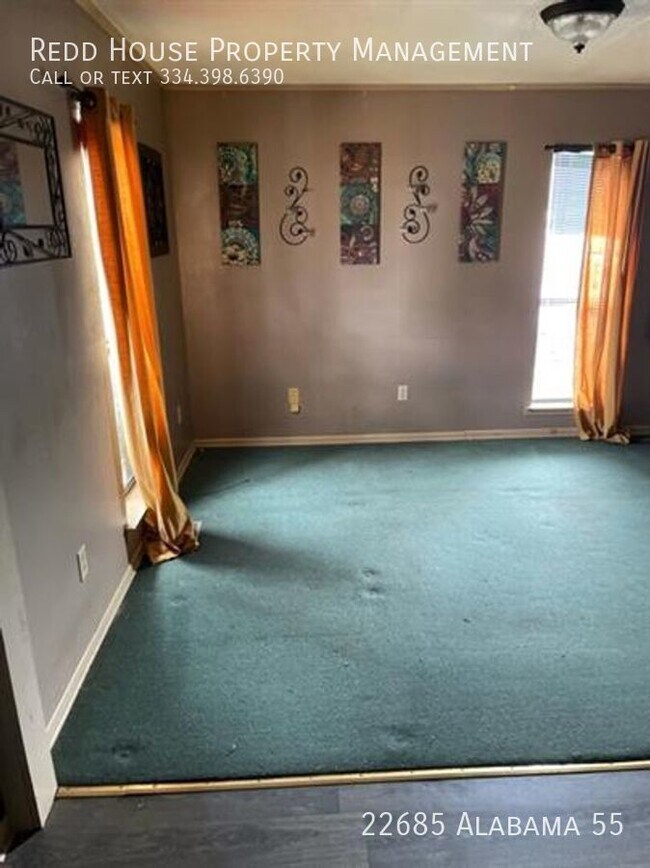 Building Photo - Cute two-bedroom cottage!