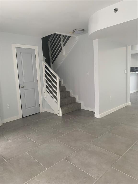 Building Photo - 103 Riviera Cir