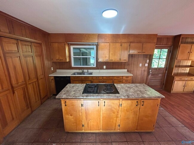 Foto del edificio - 4103 Lakeview Dr NW