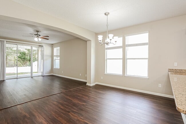 Building Photo - 15889 Lexington Park Blvd
