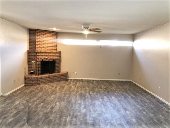 Building Photo - 3/2 Home with Pool & NO HOA