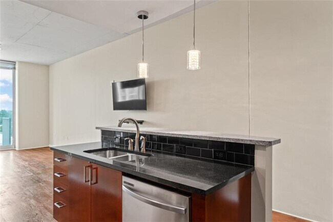Foto del edificio - 361 17th St