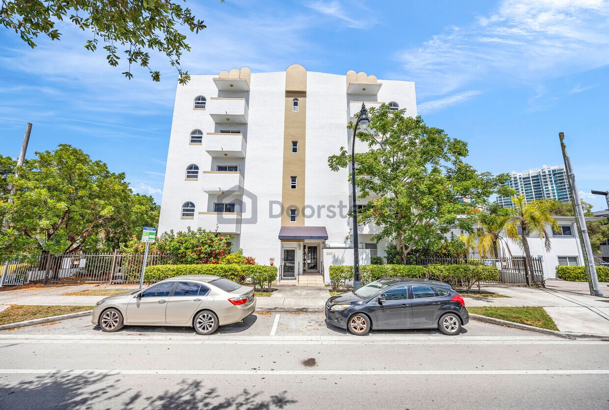 Primary Photo - 3051 SW 27th Ave