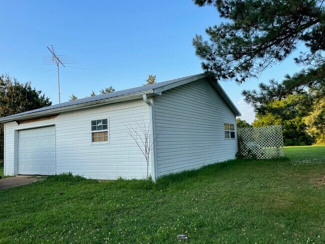 Building Photo - 123 Walnut Hill Rd