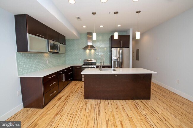 Building Photo - 908 N 16th St