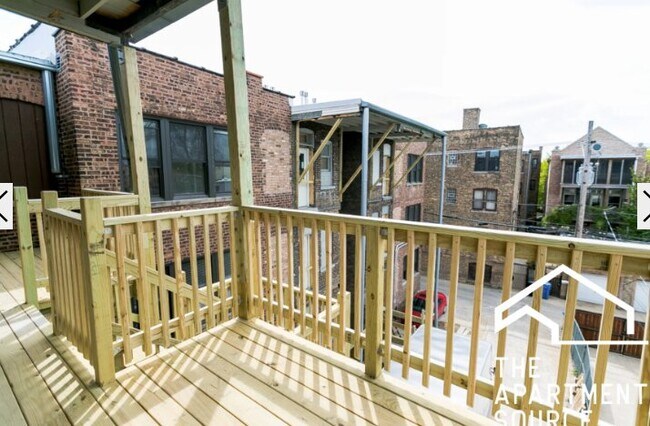 Photo - 3550 N Racine Ave Apartment