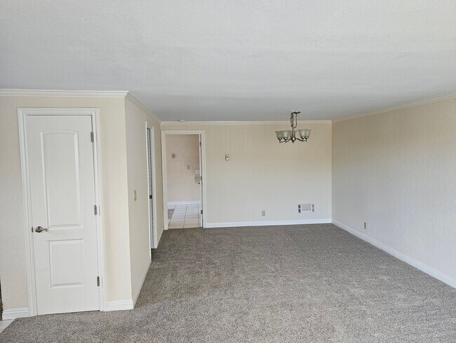 Building Photo - 21 Cresta Verde Dr