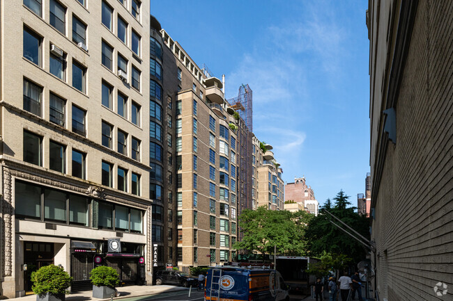 Building Photo - Butterfield House