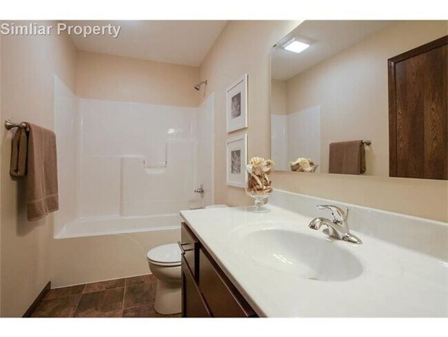 Foto del edificio - 536 Meadow Oak Cir