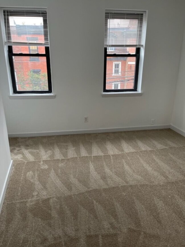 Foto del edificio - Recently Renovated, Fab 2 bedroom in North...