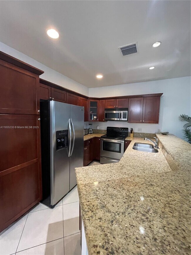 Foto del edificio - 3450 NW 17th Terrace