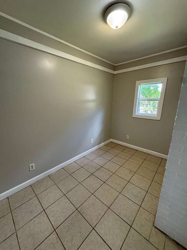 Primary Photo - 1222 Forman Dr
