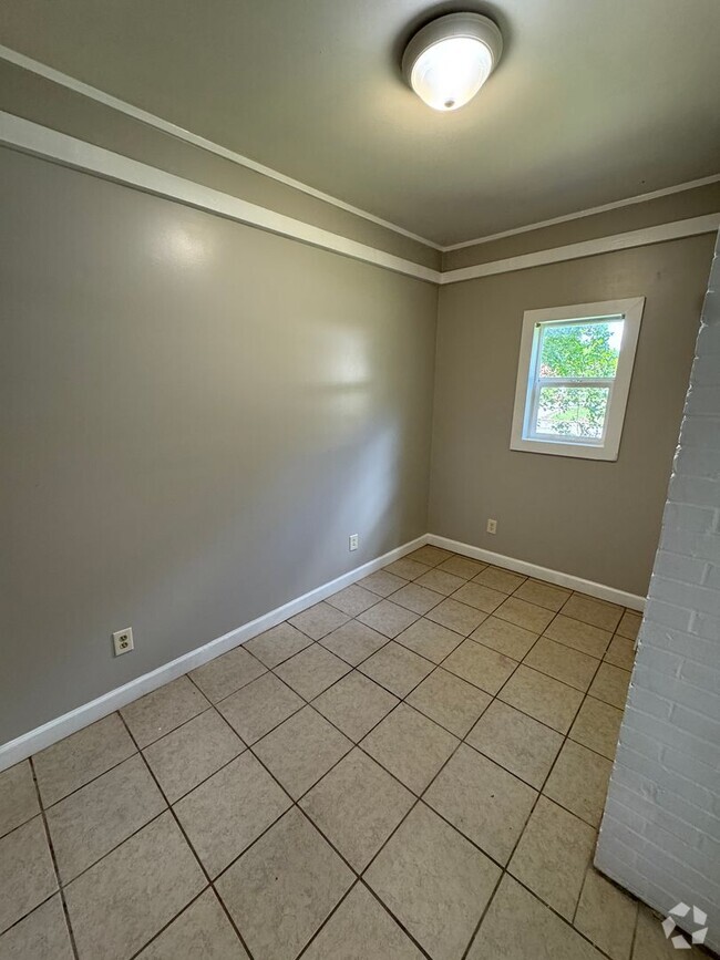 Building Photo - 1222 Forman Dr