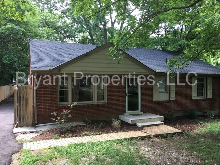 Foto principal - 3609 Sabre Dr