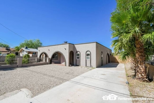 Building Photo - 4 BR Sunnyslope home