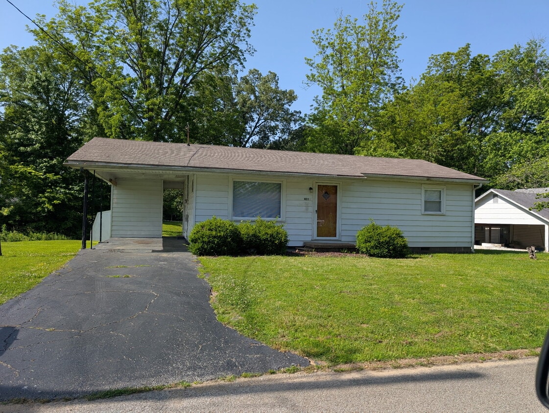 Primary Photo - 401 W Main St