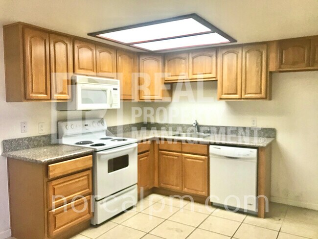 Building Photo - Turn-Key 2 bedroom home in Sacramento