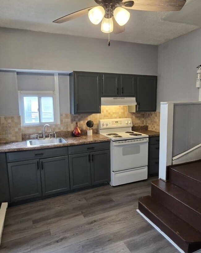 Foto del edificio - 4900 N 8th St