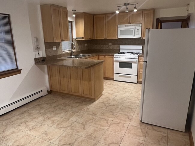 Building Photo - 5600 W Berenice Ave