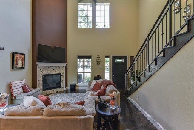 Building Photo - 4615 El Campo Ave
