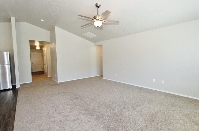 Building Photo - Immaculate Single-Level Home in Quiet Neighborhood