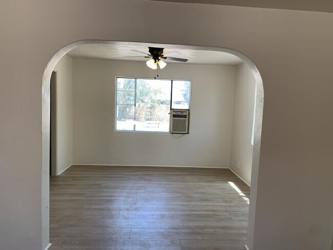 Foto del edificio - 2301 E 18th St