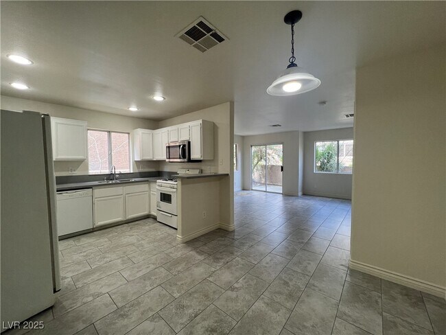 Foto del edificio - 5586 Lago Ct