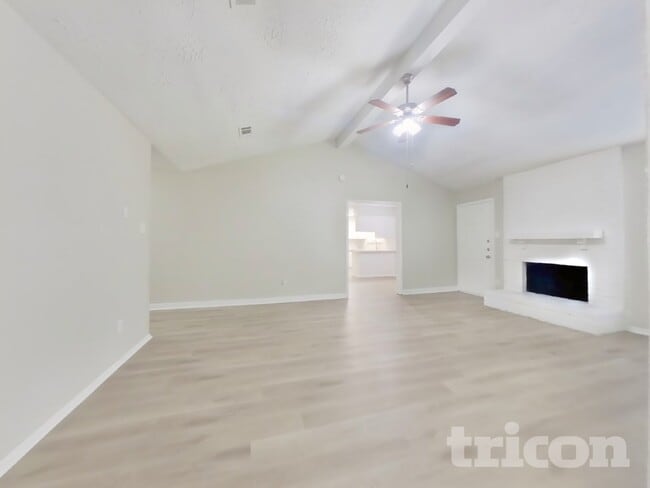 Foto del edificio - 4511 Burkegate Dr