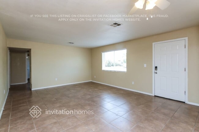 Building Photo - 2204 E Beverly Ln