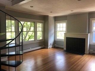 Primary Photo - 1406 McGee Ave