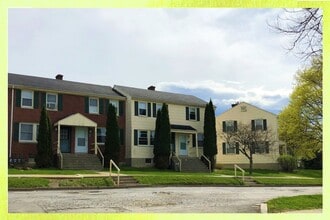 Building Photo - Lakeside Vista