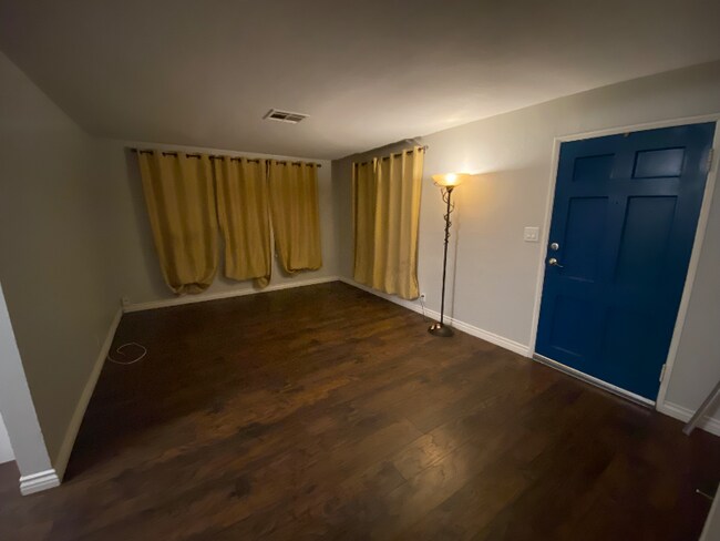 Building Photo - 9231 Fontana Ave
